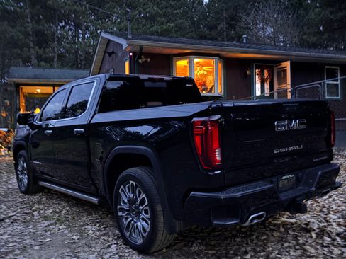 Used 2024 GMC Sierra 1500 Denali Ultimate image 6