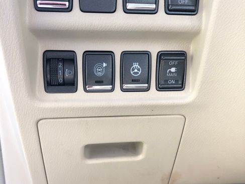 Used 2013 INFINITI JX35 35 Sport Utility 4D w/ Premium Pkg image 9