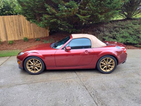 Used 2009 MAZDA MX-5 Miata Grand Touring w/ Premium Pkg RWD image 5