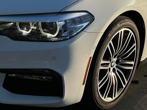 Used 2018 BMW 530e image 14