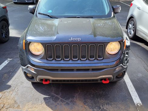 Used 2018 Jeep Renegade Trailhawk w/ Cold Weather Group II image 1