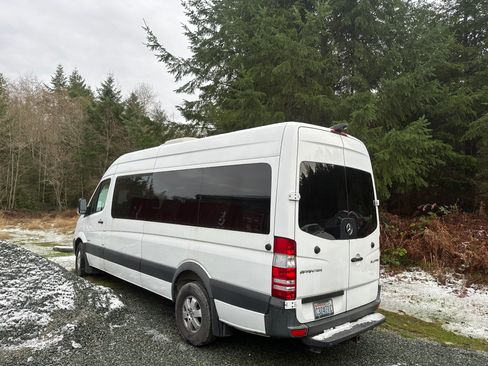 Used 2015 Mercedes-Benz Sprinter 2500 image 1