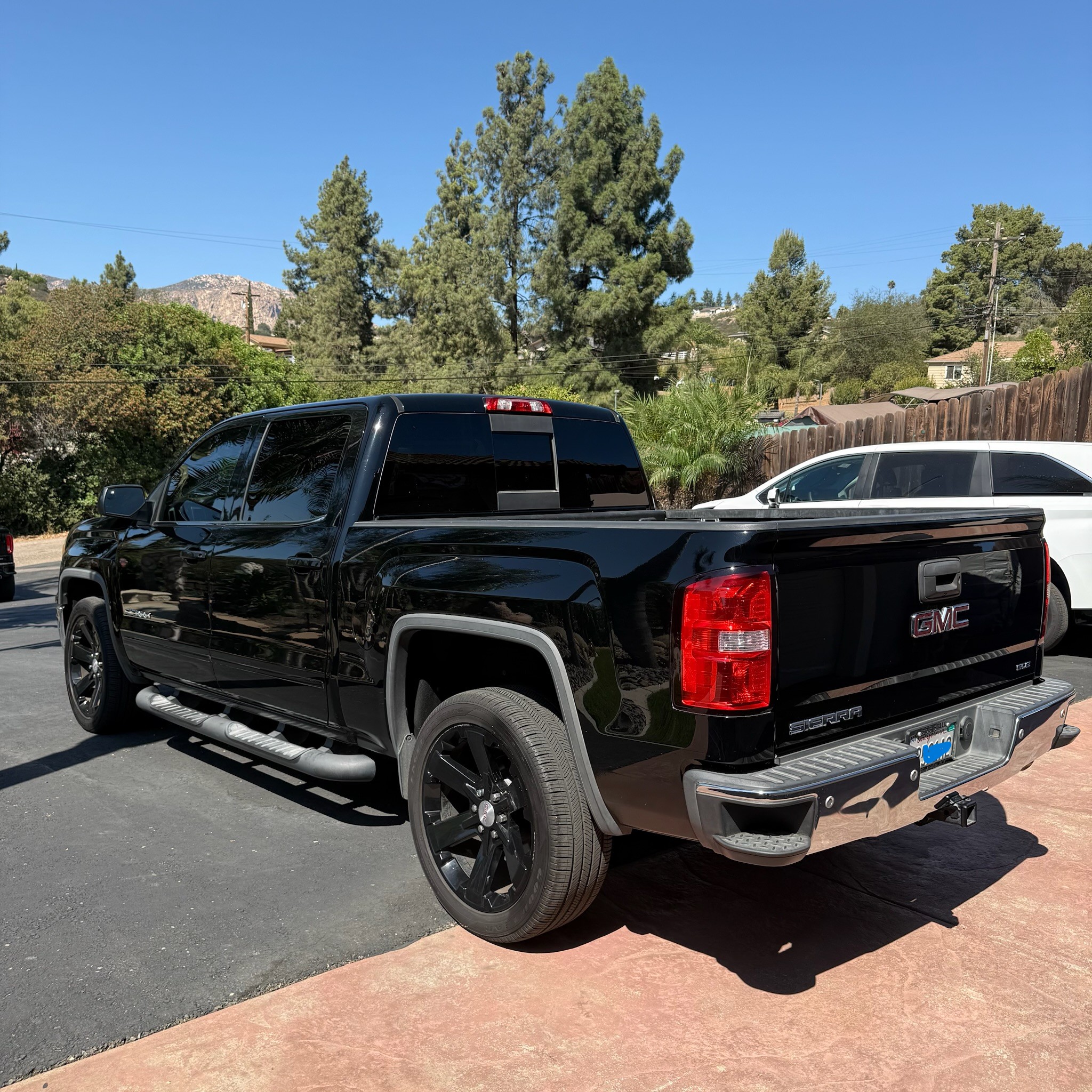 Used 2015 GMC Sierra 1500 SLE w/ SLE Value Package RWD image 6