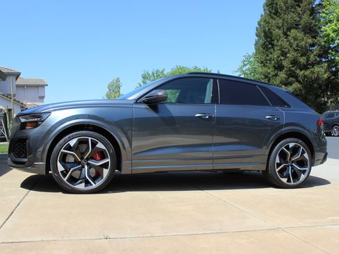 Used 2021 Audi RS Q8 Sport Utility 4D image 11
