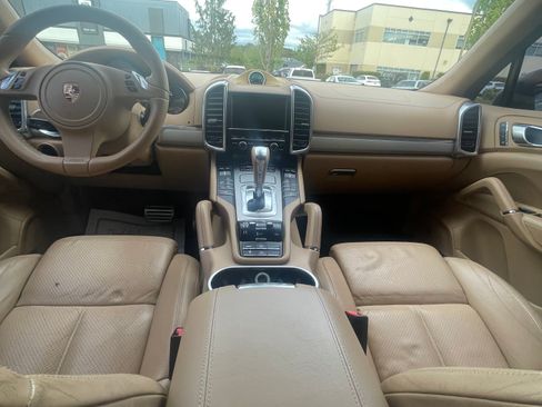 Used 2011 Porsche Cayenne Turbo AWD/4WD image 27