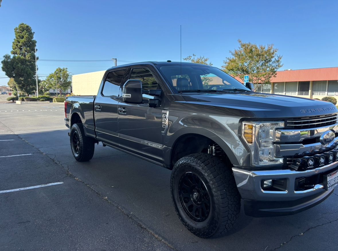 Used 2018 Ford F250 Lariat w/ Lariat Ultimate Package AWD/4WD image 13