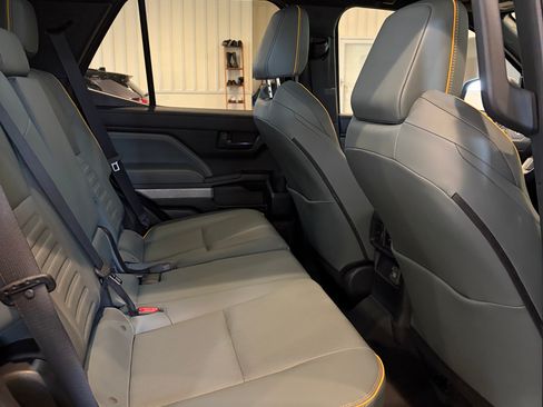 Used 2025 Toyota 4Runner Trailhunter image 17