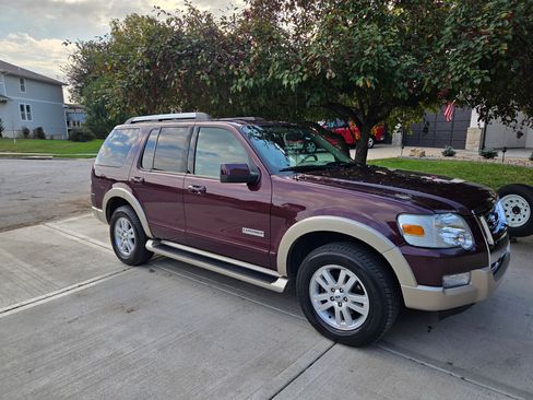 Used 2006 Ford Explorer Eddie Bauer image 5