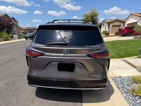 Used 2021 Toyota Sienna Platinum AWD/4WD image 15