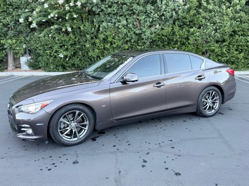 Used 2014 INFINITI Q50 Premium w/ Deluxe Touring Package RWD image 1