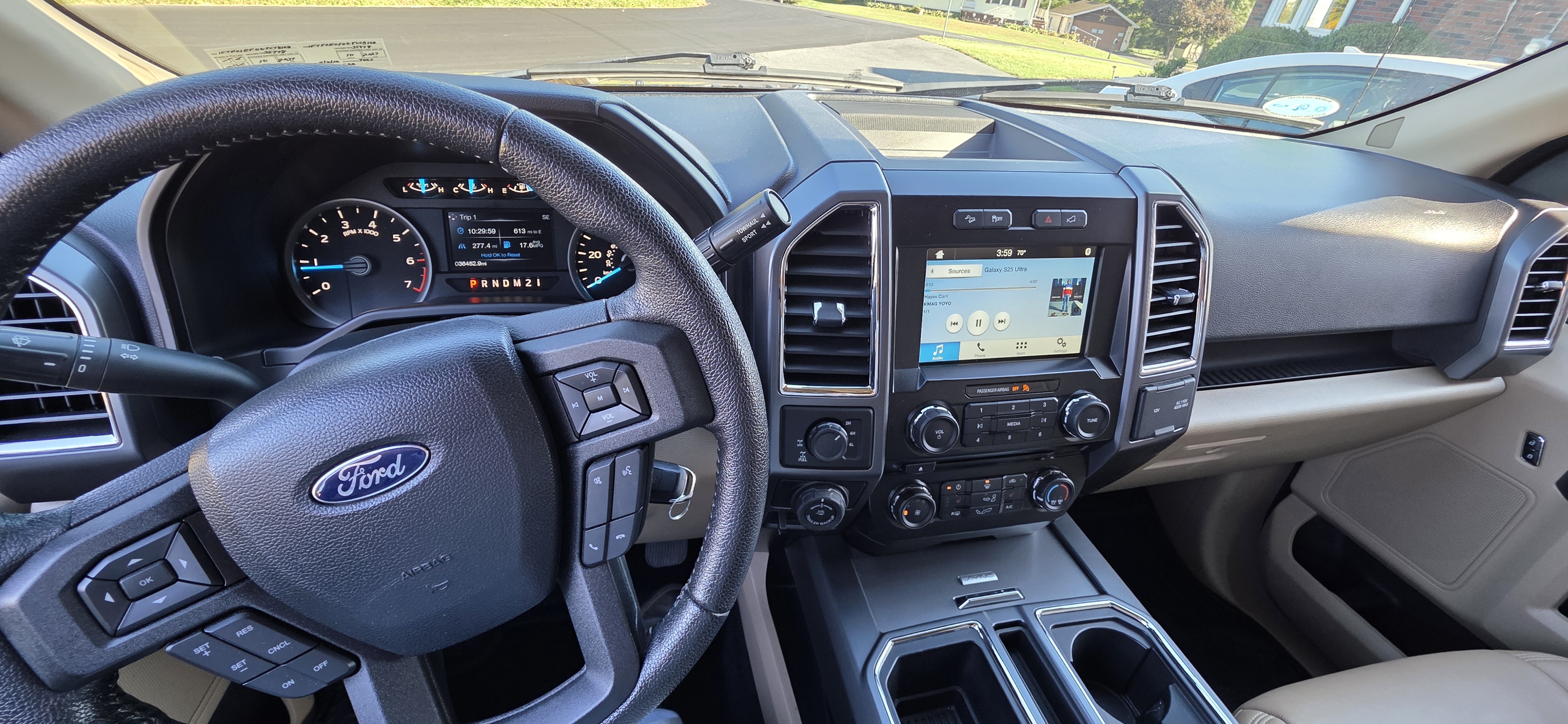 Used 2016 Ford F150 XLT w/ Equipment Group 302A Luxury AWD/4WD image 9