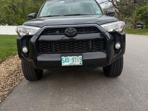 Used 2016 Toyota 4Runner 4WD image 1