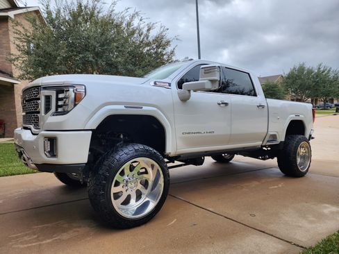 Used 2020 GMC Sierra 2500 Denali w/ Denali Ultimate Package image 1