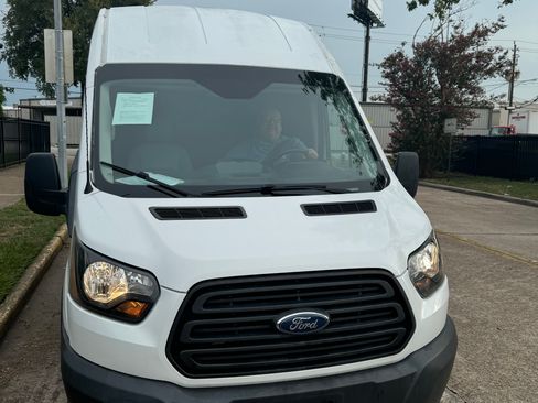 Used 2019 Ford Transit 250 148 High Roof image 9