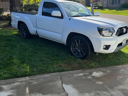 Used 2014 Toyota Tacoma 2WD Regular Cab image 6