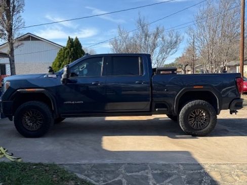 Used 2021 GMC Sierra 2500 AT4 w/ AT4 Premium Plus Package image 9