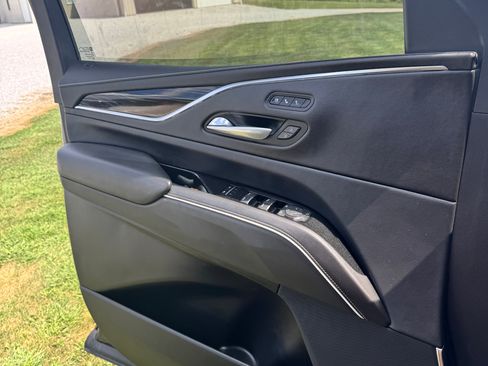 Used 2022 Cadillac Escalade Sport w/ LPO, Floor Liner Package image 15