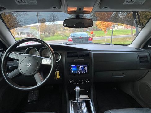 Used 2005 Dodge Magnum R/T w/ Convenience Group II RWD image 12