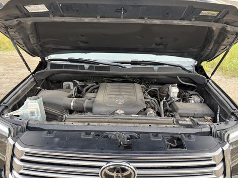 Used 2020 Toyota Tundra Limited w/ Limited Premium Package image 6