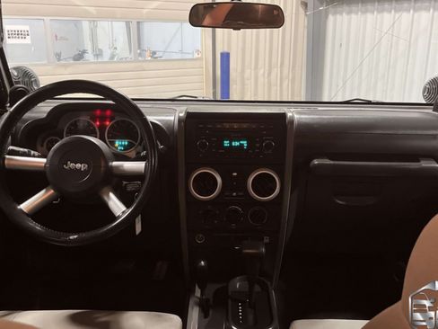 Used 2008 Jeep Wrangler Unlimited Sahara image 12