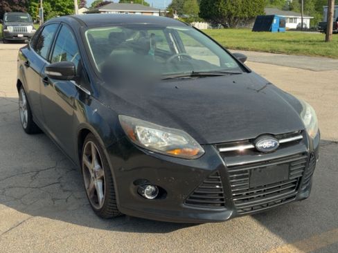 Used 2013 Ford Focus Titanium w/ Titanium Handling Pkg FWD image 1
