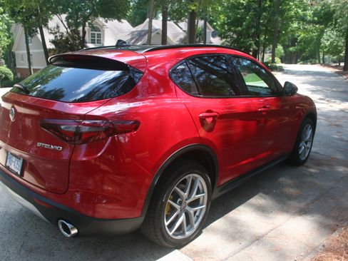 Used 2018 Alfa Romeo Stelvio Ti Sport AWD/4WD image 8