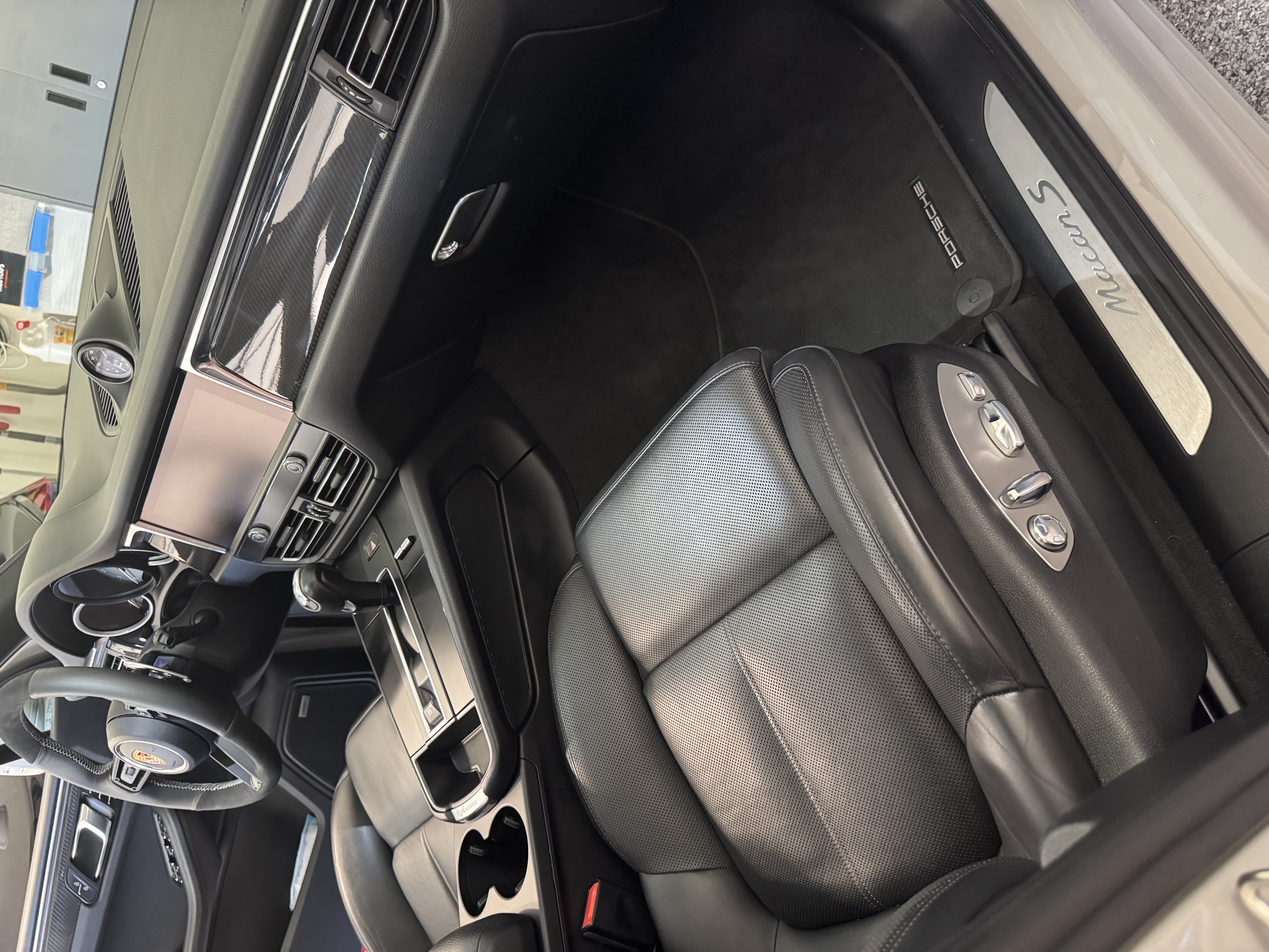 Used 2022 Porsche Macan S AWD/4WD image 11