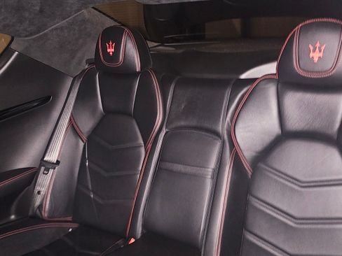 Used 2013 Maserati GranTurismo MC image 11