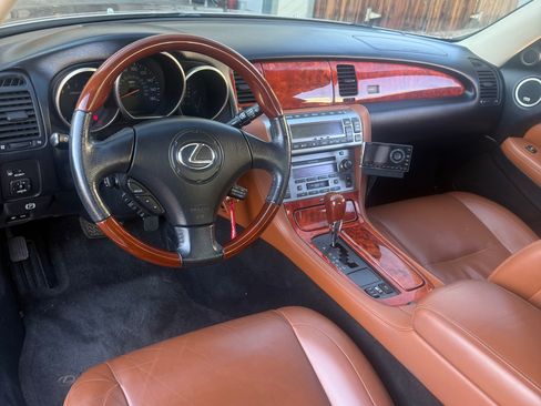 Used 2004 Lexus SC 430 Convertible RWD image 9