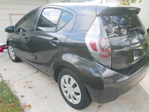 Used 2013 Toyota Prius C Two image 9