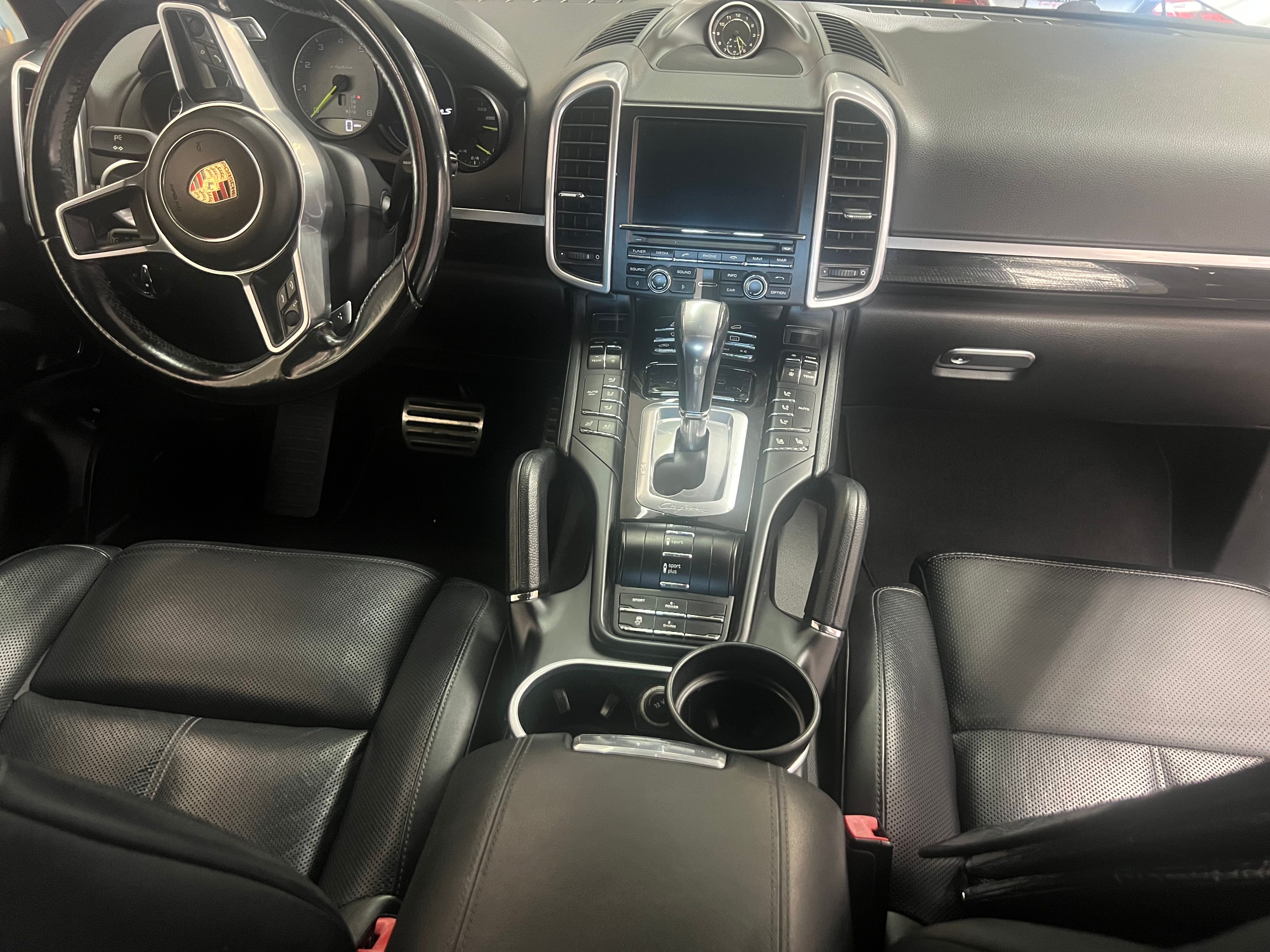 Used 2016 Porsche Cayenne S AWD/4WD image 15