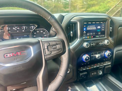 Used 2023 GMC Sierra 2500 AT4 w/ AT4 Preferred Package image 15