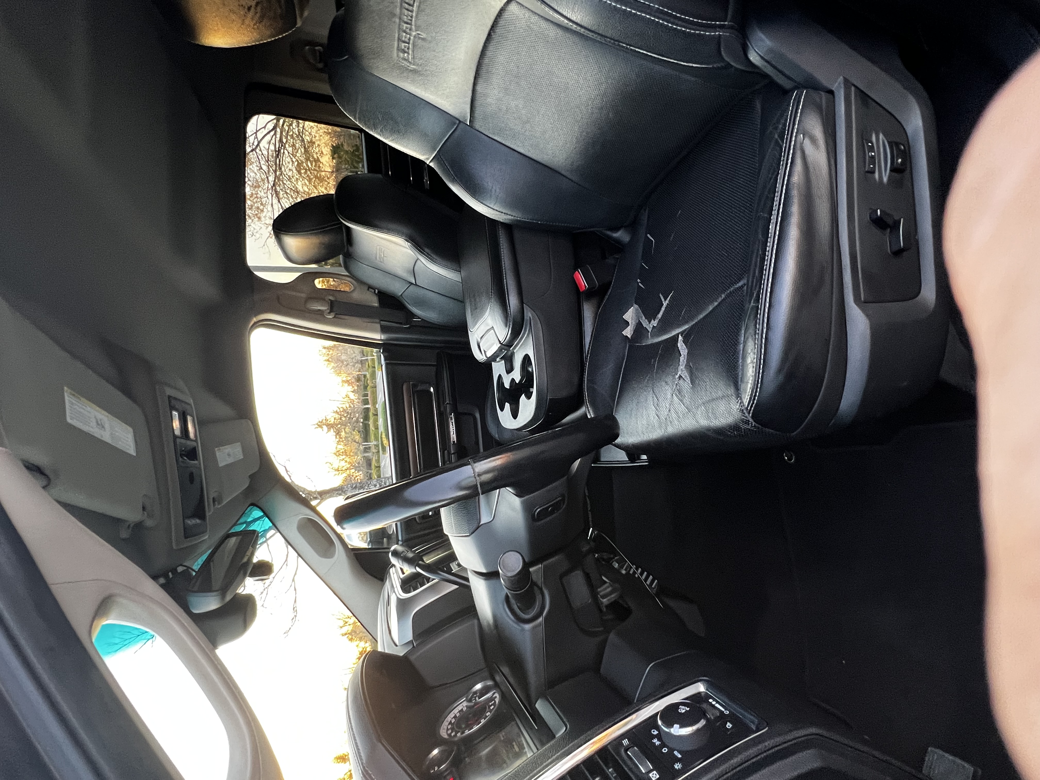 Used 2014 RAM 2500 Laramie w/ Cold Weather Group AWD/4WD image 12