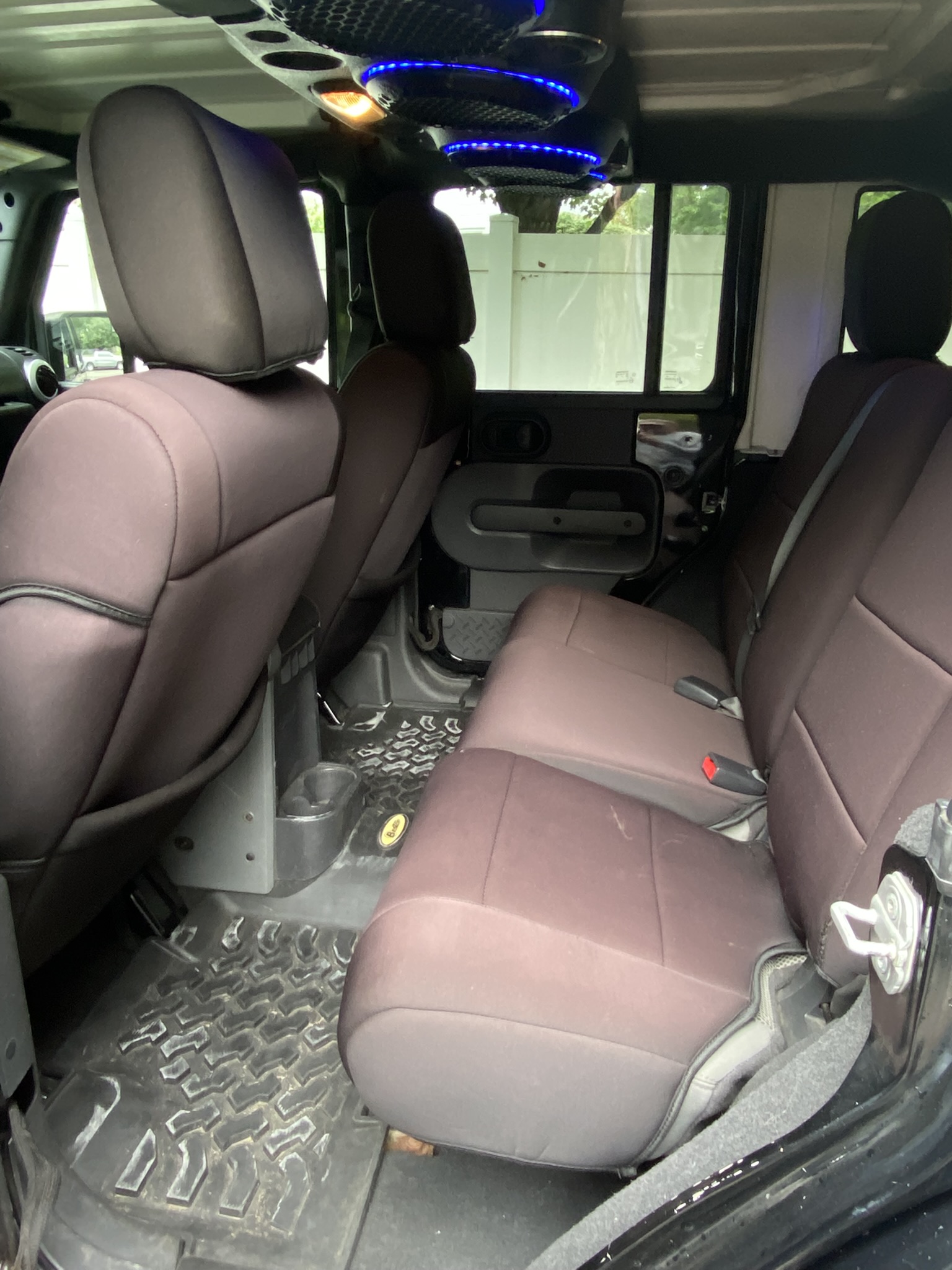 Used 2009 Jeep Wrangler Unlimited Sahara AWD/4WD image 9