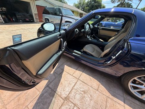 Used 2012 MAZDA MX-5 Miata Grand Touring w/ Premium Pkg RWD image 5