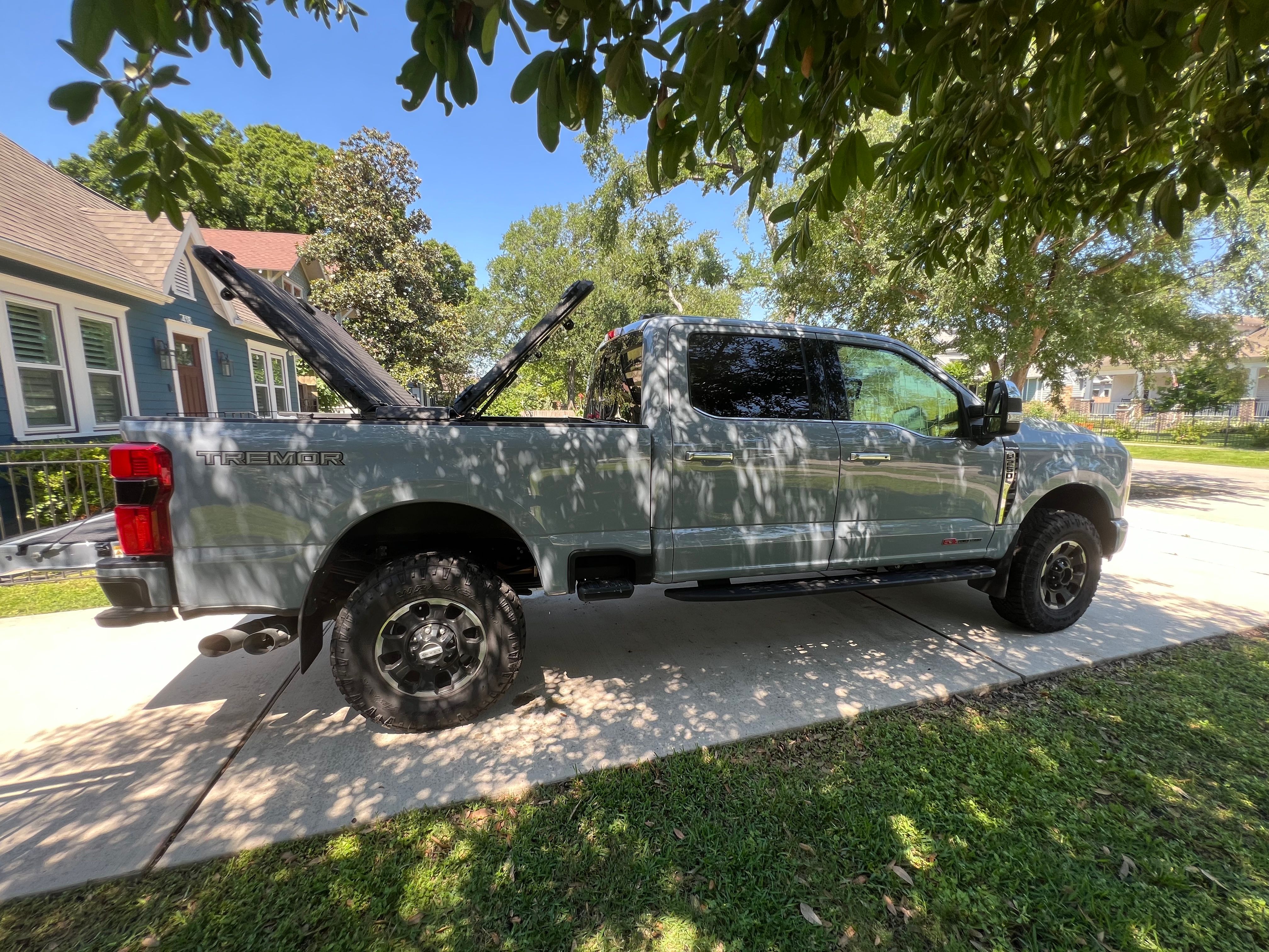 Used 2025 Ford F250 Platinum w/ Platinum Plus Package AWD/4WD image 5
