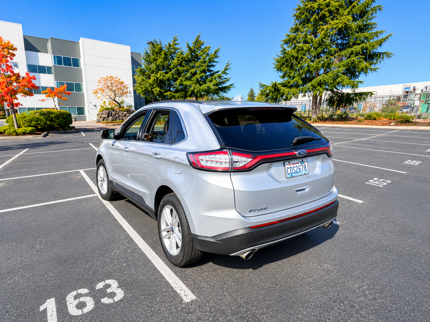 Used 2018 Ford Edge SEL AWD/4WD image 5
