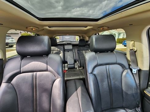 Used 2013 Lincoln MKT AWD image 12