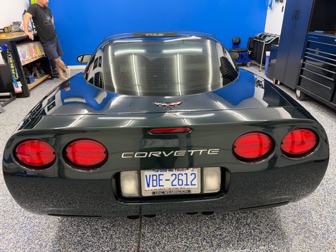 Used 2000 Chevrolet Corvette Coupe w/ Roof Pkg image 9