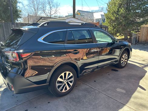 Used 2022 Subaru Outback Premium image 6