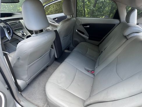 Used 2010 Toyota Prius Five FWD image 2