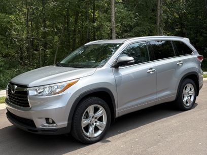 Used 2015 Toyota Highlander Limited w/ Driver Technology Package