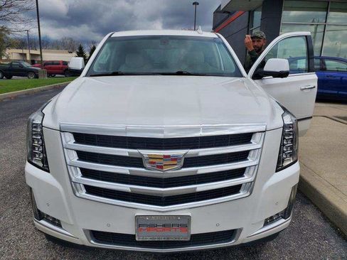 Used 2016 Cadillac Escalade 4WD image 9