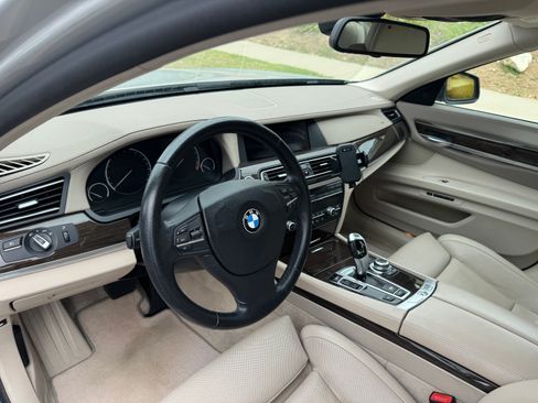 Used 2011 BMW 740Li RWD image 5