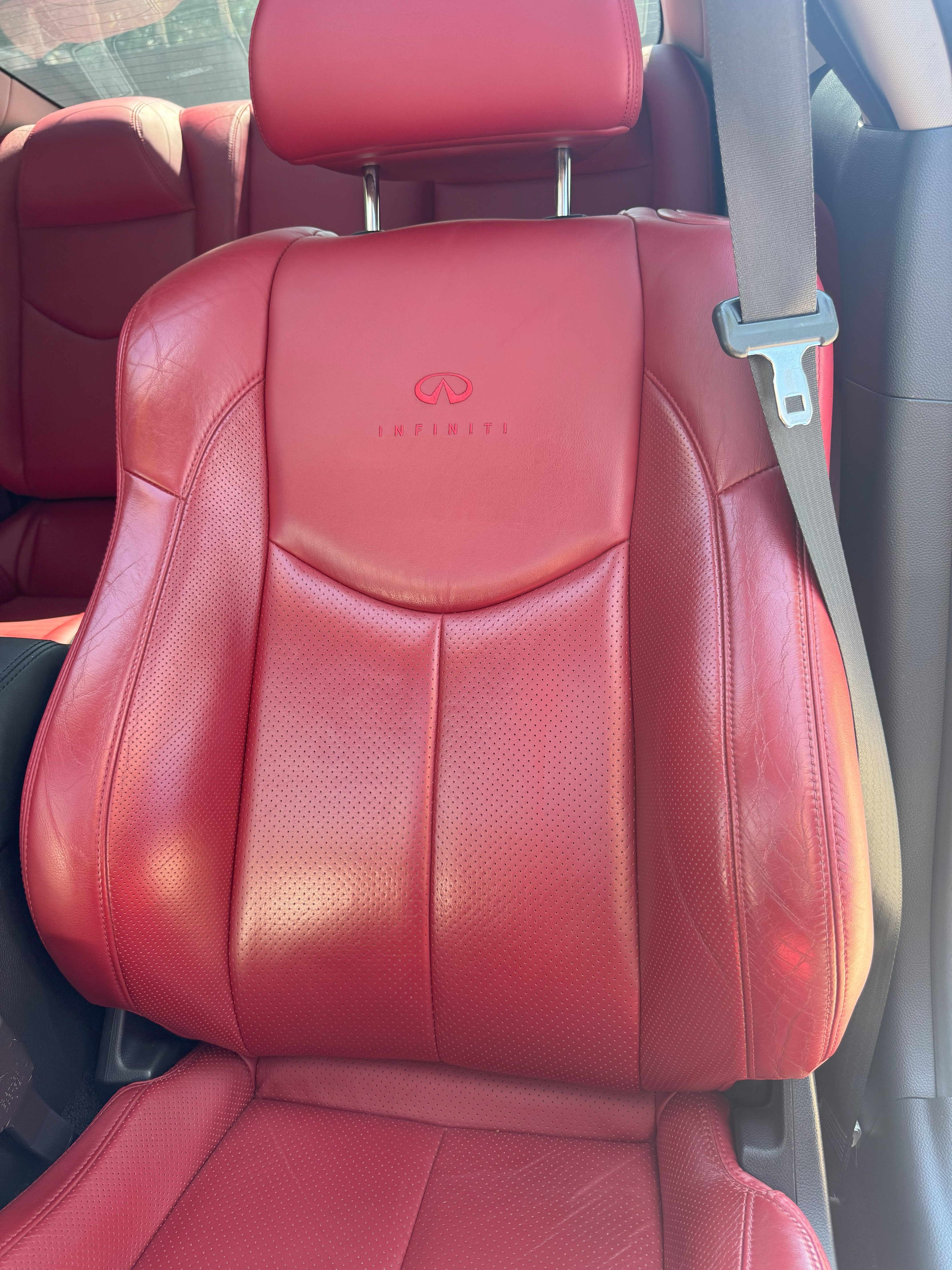 Used 2011 INFINITI G37 IPL RWD image 31
