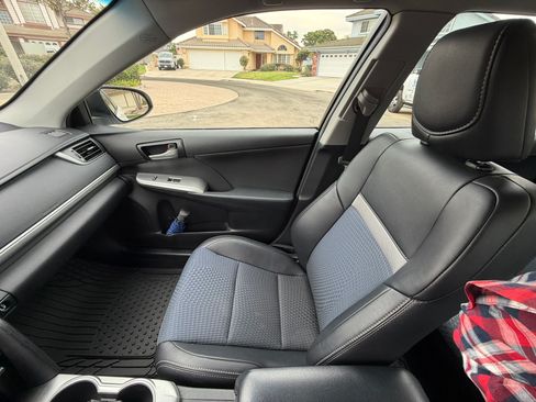 Used 2014 Toyota Camry SE image 9