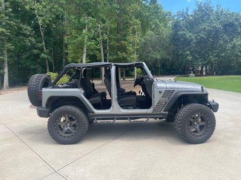 Used 2016 Jeep Wrangler Unlimited Sport w/ Quick Order Package 24S AWD/4WD image 4