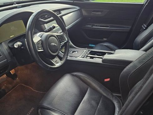 Used 2020 Jaguar XF S image 10