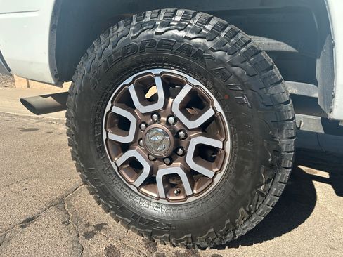 Used 2018 RAM 2500 SLT image 8