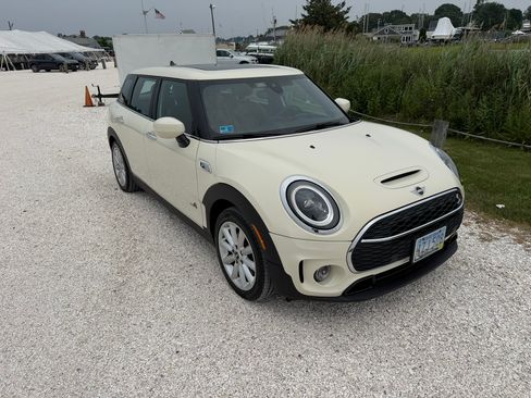 Used 2023 MINI Cooper Clubman S w/ Premium Package AWD/4WD image 1